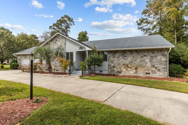 Building Photo - Corner Lot Brandywine Home Available for Long Term Rental