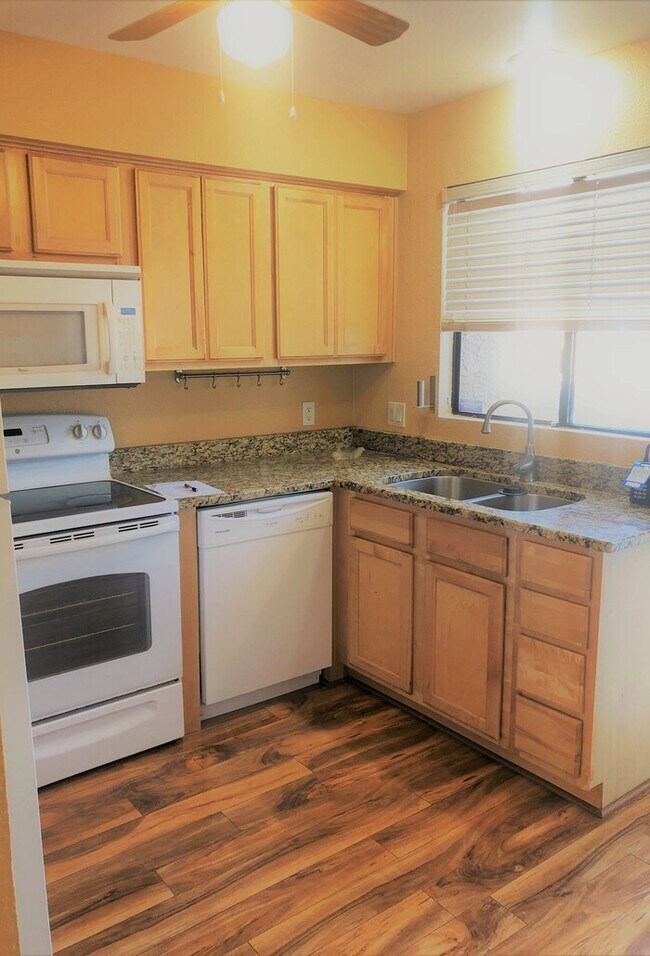 Foto del edificio - Quaint condo located in the heart of Glendale