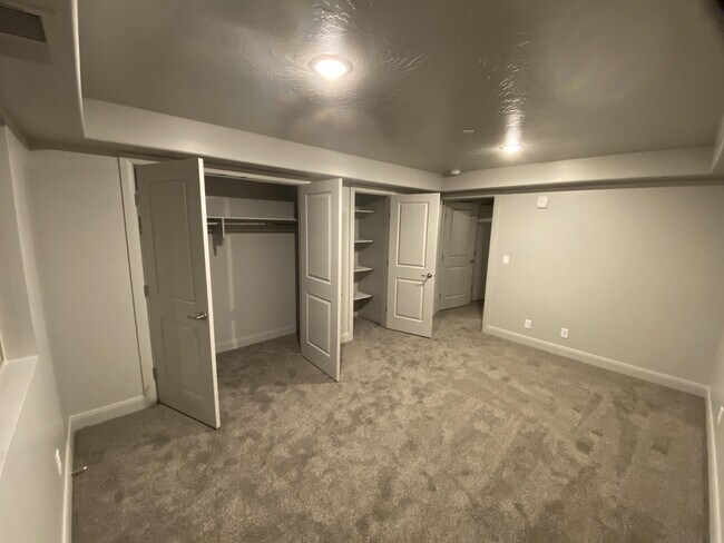 Building Photo - 184 Lone Rock Dr