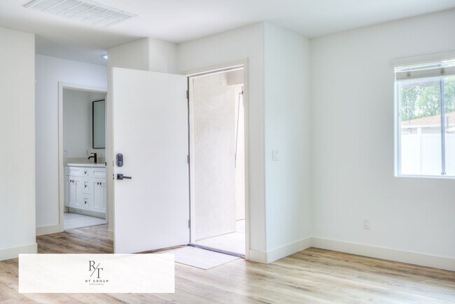 Foto del edificio - Bright 2BD Back House in Temple City Unified School District – Washer/Dryer Included. Separate En...