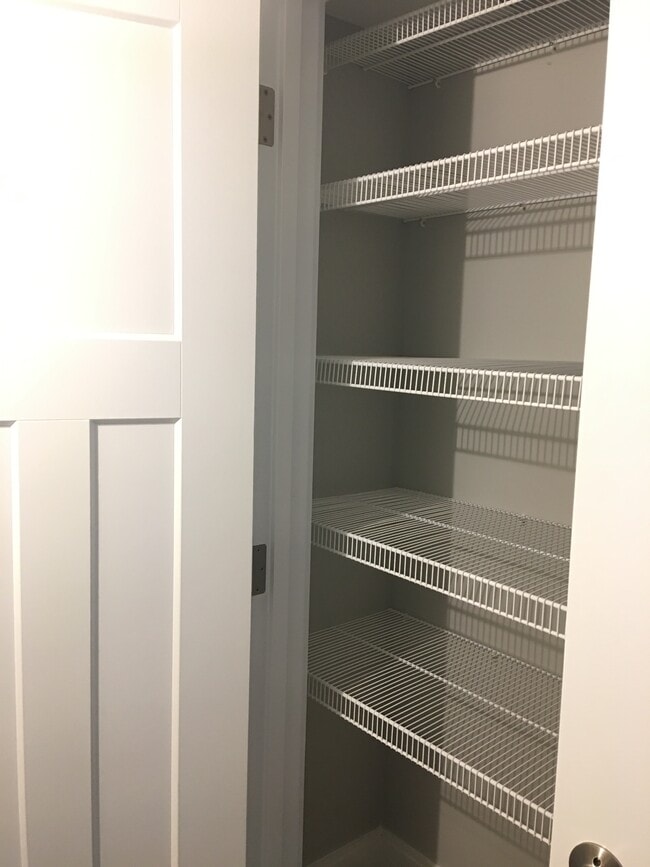 Foto del edificio - 151 Portsmouth Ave