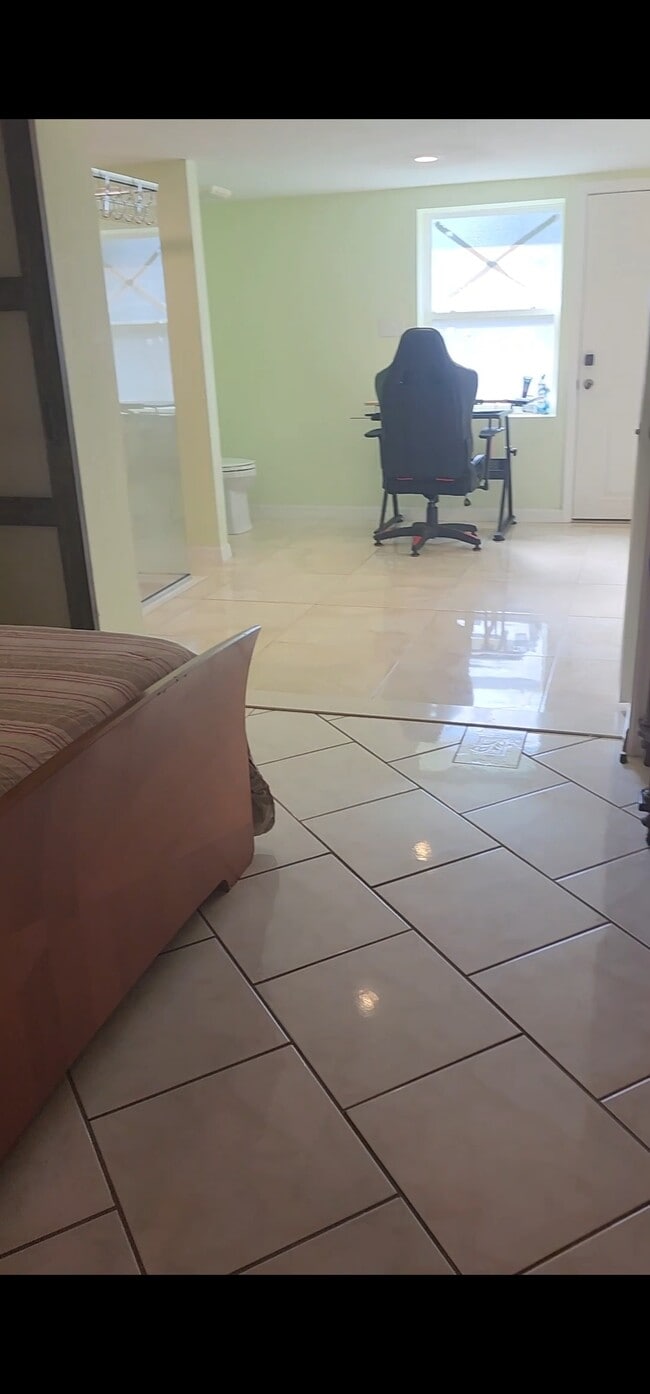 Building Photo - 122 Sugar Creek Rd