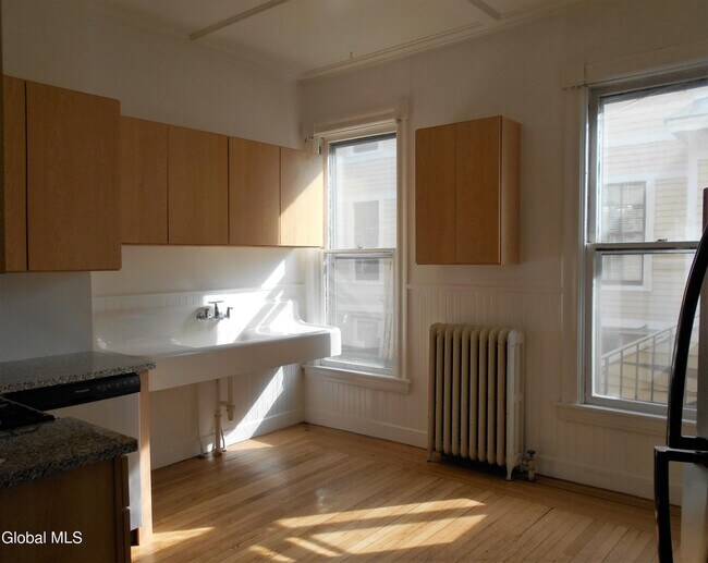 Foto del edificio - 8 5th Ave
