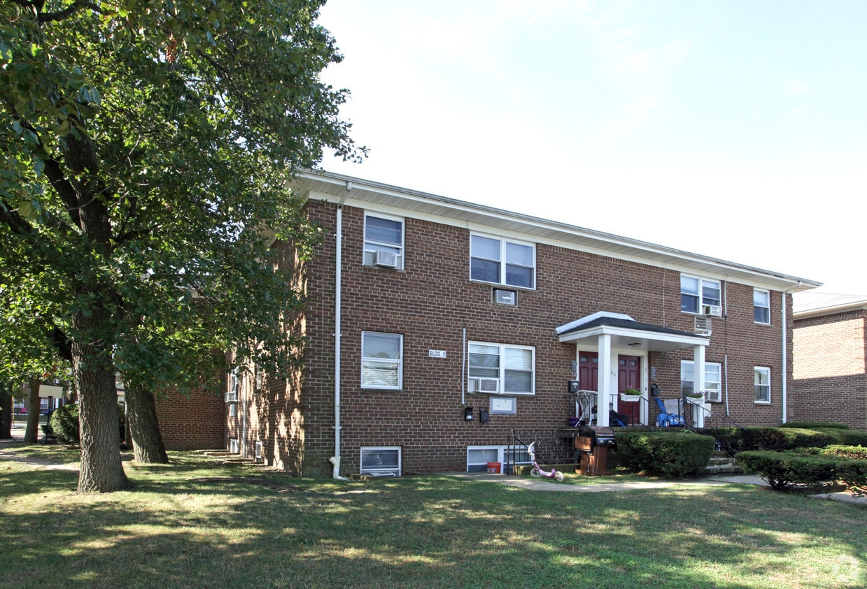 Primary Photo - 627 17th Ave