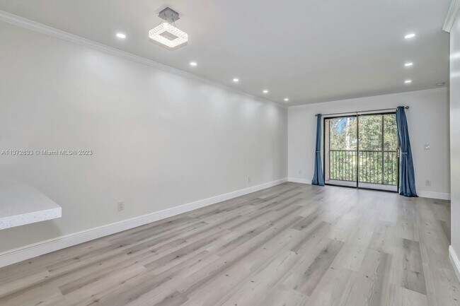 Foto del edificio - 10405 NW 11th St