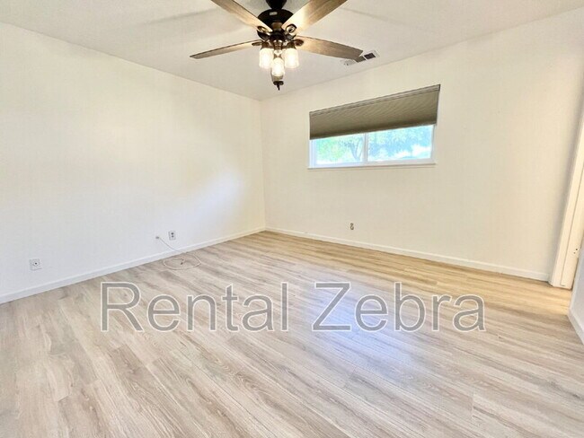 Foto del edificio - 2747 Branco Ave