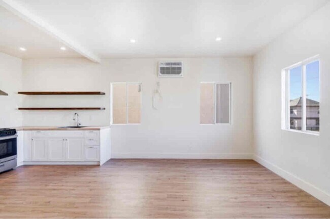 Foto del edificio - 1452 W 20th St