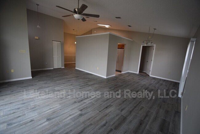 Building Photo - 6208 Egret Dr