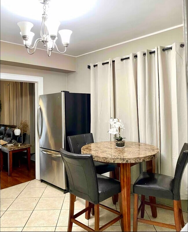 Foto del edificio - 2428 Casmere St