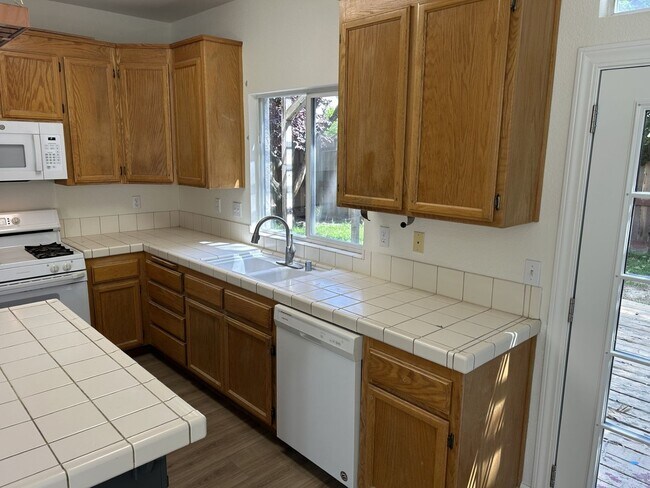 Foto del edificio - 597 Canvasback Ct