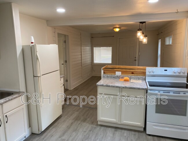 Building Photo - 711 N 26th St