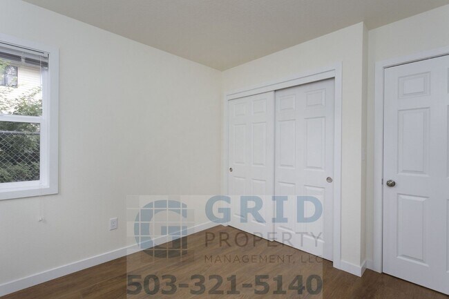 Foto del edificio - GPM639 - 2801-2803 SE 125th Avenue (T2)