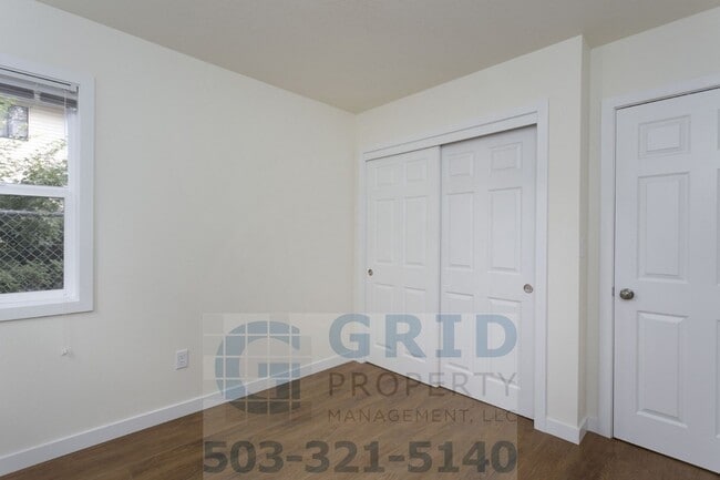 Building Photo - GPM639 - 2801-2803 SE 125th Avenue (T2)