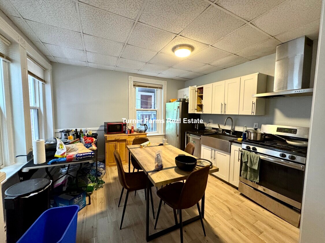 Foto principal - 147 Columbia St