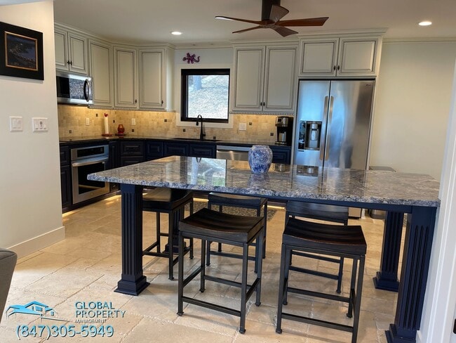 Building Photo - 880 Wading Bird Rd