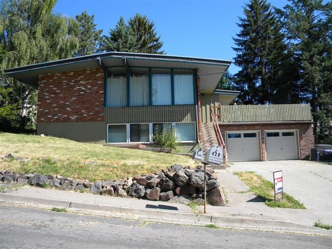 Building Photo - 418 NW Maryland St