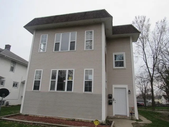 Primary Photo - 1152 E Maple St