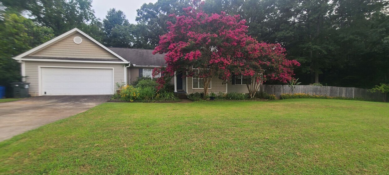 Large, private home in Rivercliff - Large, private home in Rivercliff