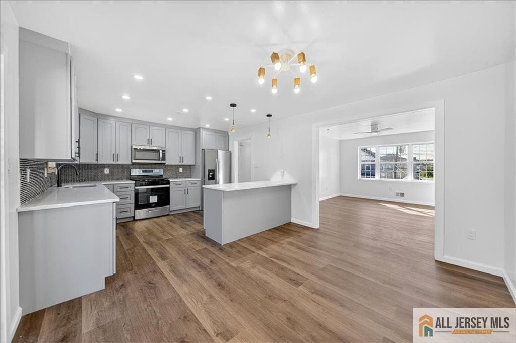 Primary Photo - 19 Harris St