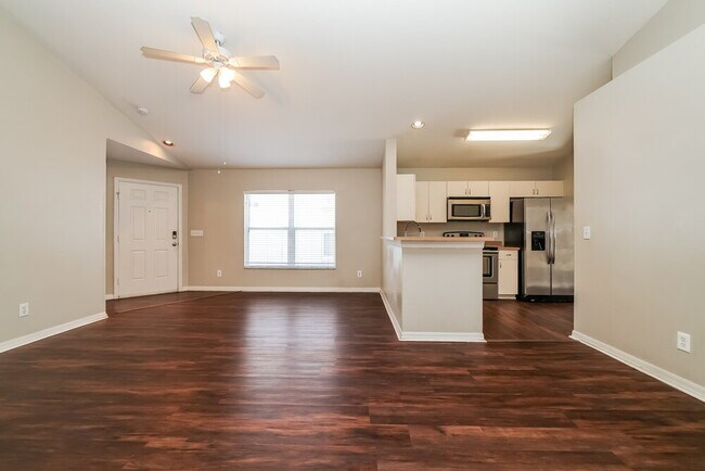 Foto del edificio - 10523 Lakeside Vista Dr