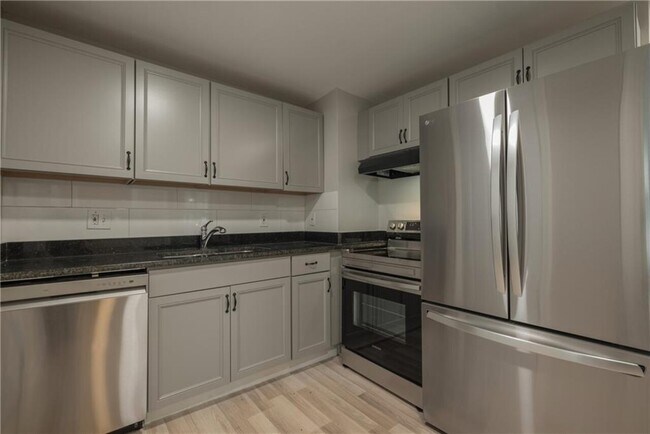 Building Photo - 4240 SADLER RD GLEN ALLEN, VA 23060