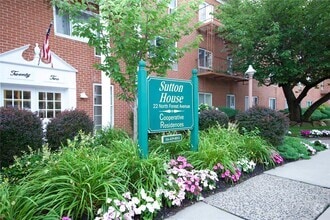 Building Photo - 22 N Forest Ave