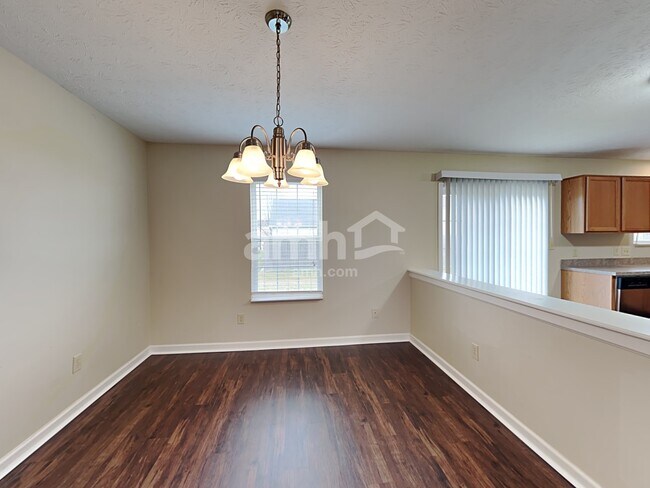 Building Photo - 1009 West Muskegon Drive
