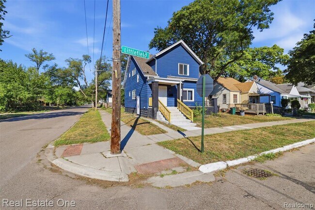 Building Photo - 15401 Littlefield St