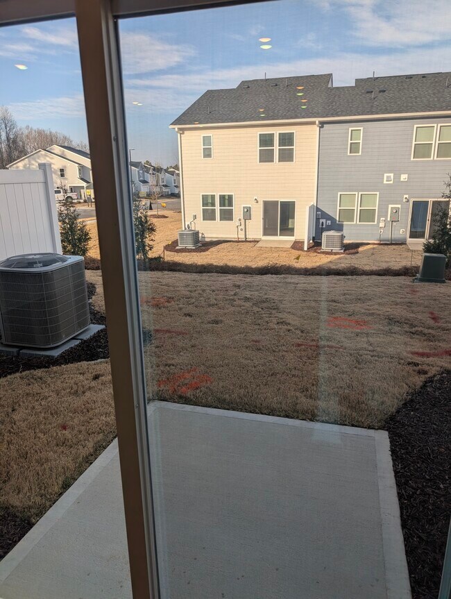 Building Photo - 2003 Oakdale Dr