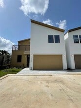 Building Photo - 1703 Cedrocanna Ln