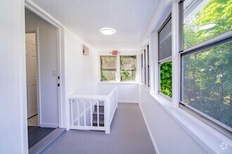 Building Photo - 187 Hillside Ave
