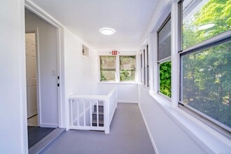 Building Photo - 187 Hillside Ave