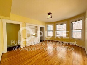 Building Photo - 2167 SW Yamhill St
