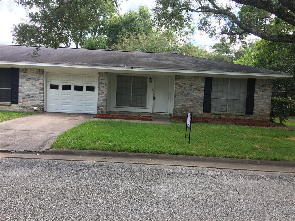 Foto principal - 1410 Browning St