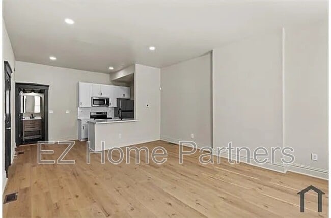 Building Photo - 2317 Indiana Ave