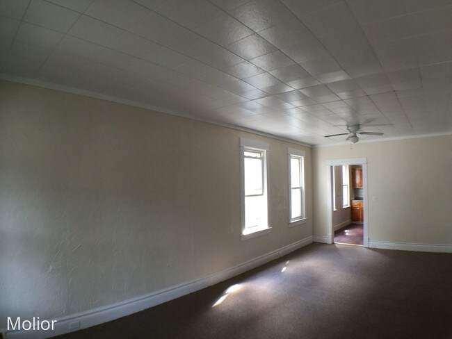Building Photo - 102 Roebling Ave