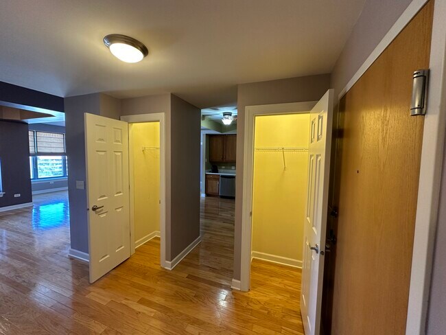 Building Photo - 9360 Skokie Blvd