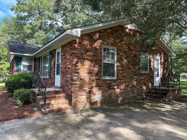 Building Photo - River Bend #13