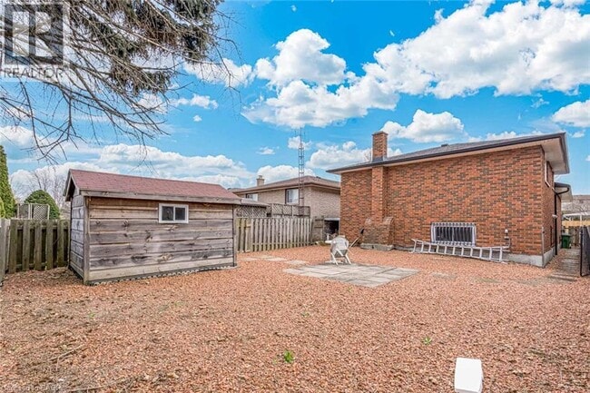 Building Photo - 610 Stone Church Rd W