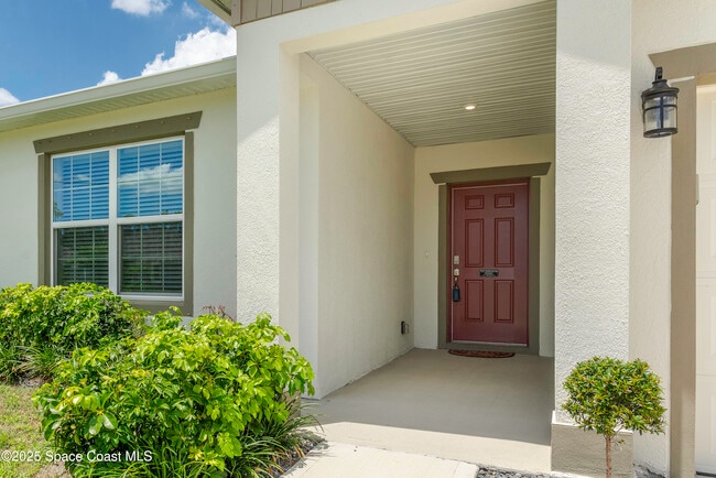 Building Photo - 724 San Filippo Dr SE