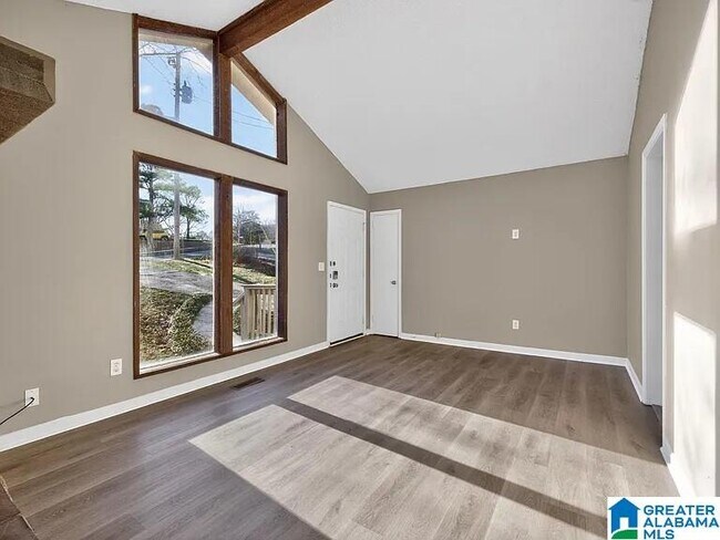 Foto del edificio - 3031 Apple Valley Ln