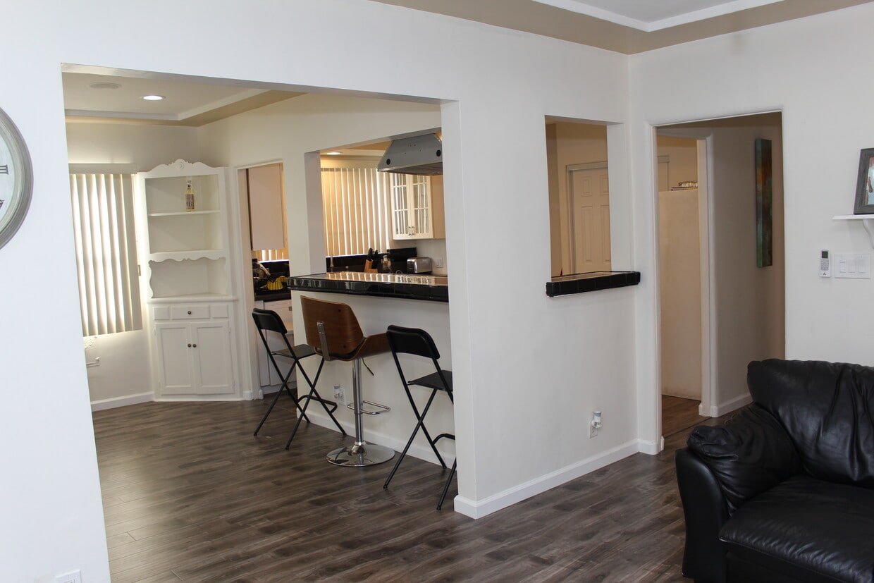 Dining Room - 2140 W 83rd St