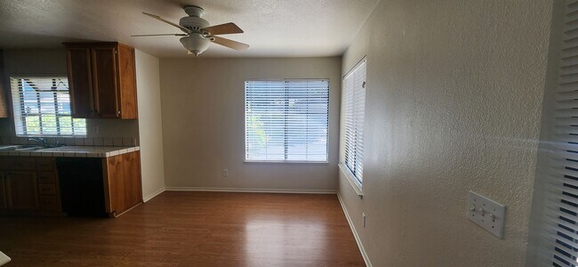 Foto del edificio - Wonderful 3 Bedroom Home in Elk Grove