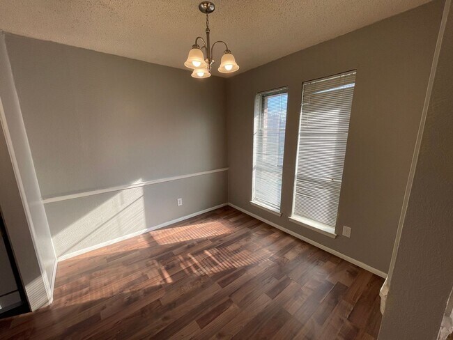 Foto del edificio - 8236/8238 El Retiro