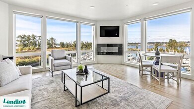 Building Photo - 11505 NE Yacht Harbor Dr