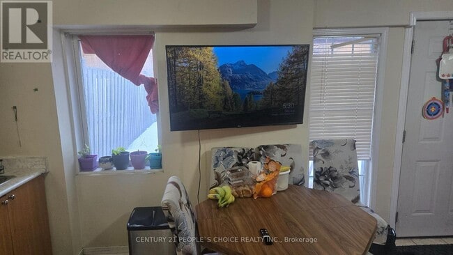 Photo du bâtiment - 68 Pennyroyal Crescent