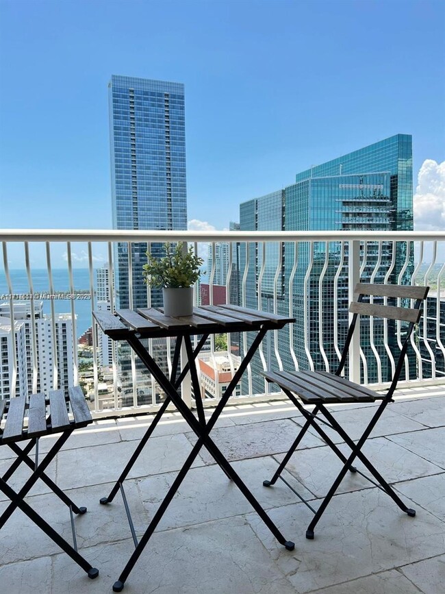 Foto del edificio - 1200 Brickell Bay Dr