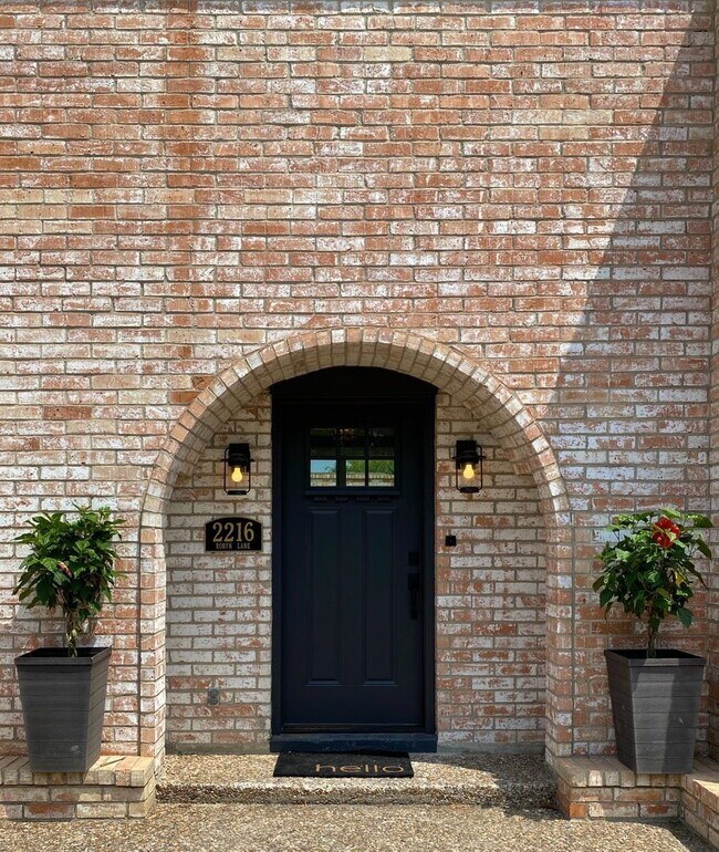 Building Photo - Refined Living in a Timeless Designed Home!