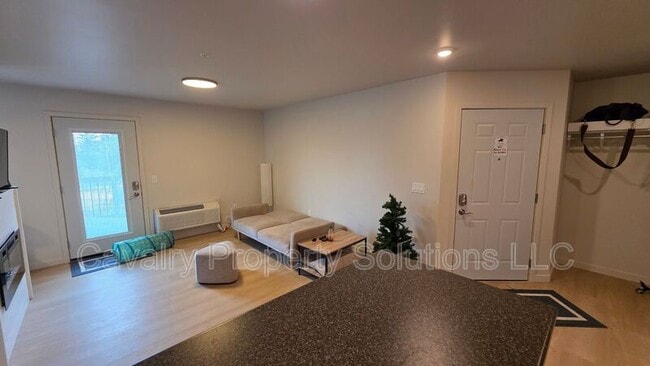 Building Photo - 1221 Commonwealth Ave