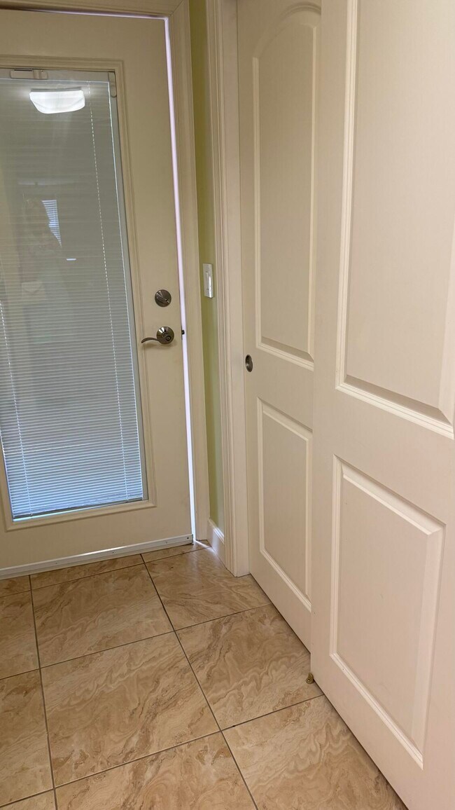 Foto del edificio - 2841 Somerset Dr